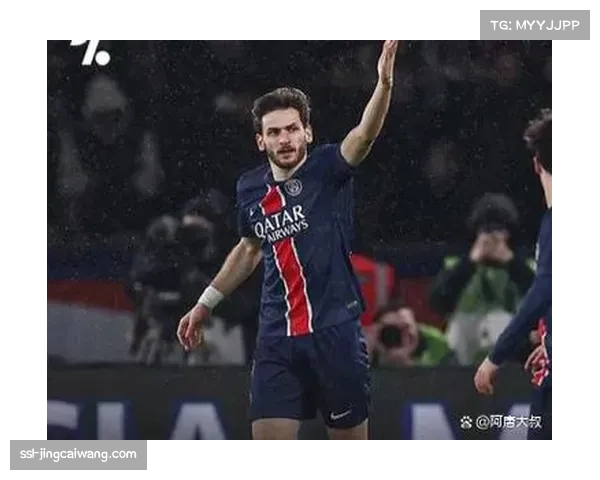 巴黎圣日耳曼训练基地加强定位球演练,应对密集赛程 巴黎圣日耳曼训练基地加强定位球演练,应对密集赛程